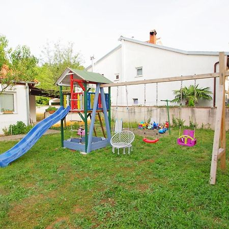 Apartment Pineta in village Valbandon Buitenkant foto