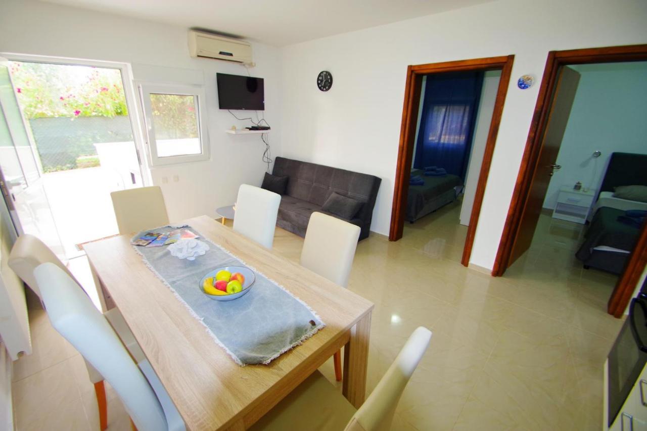 Apartment Pineta in village Valbandon Buitenkant foto